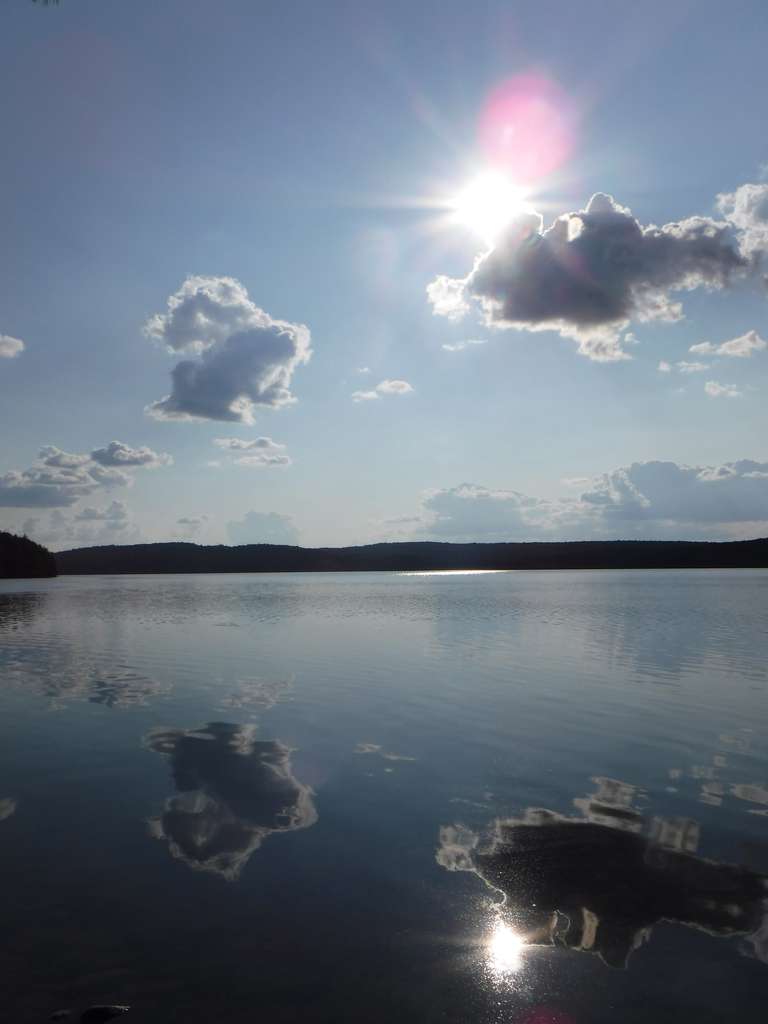 Sunshine and reflections on Happy Isle Lake